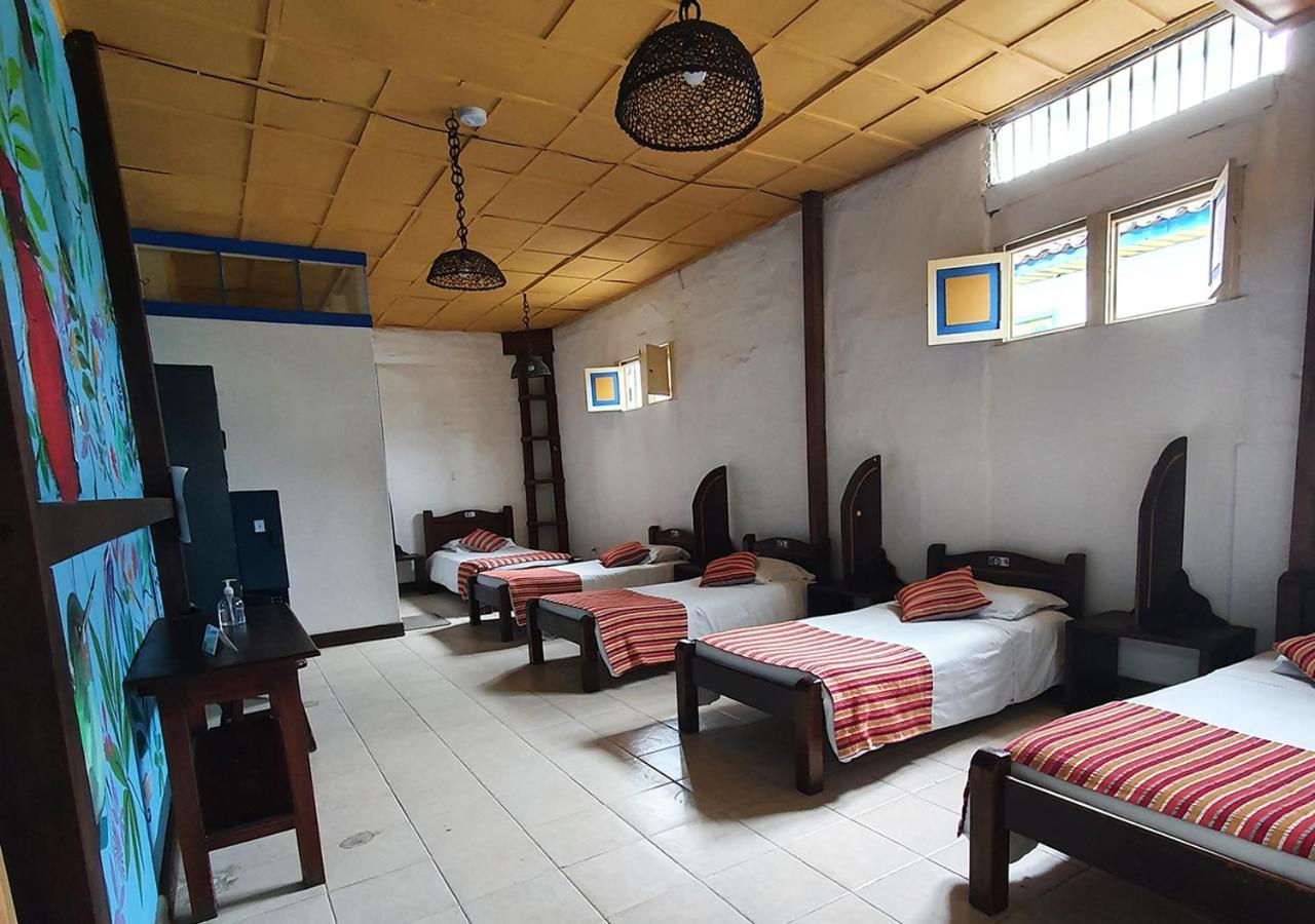 Hostal Ciudad De Segorbe Саленто Екстер'єр фото