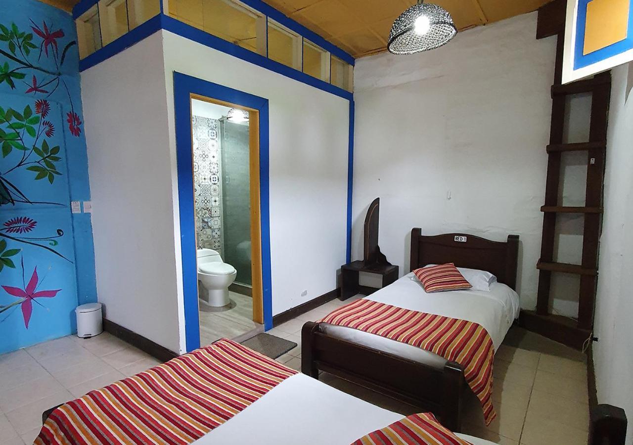 Hostal Ciudad De Segorbe Саленто Екстер'єр фото